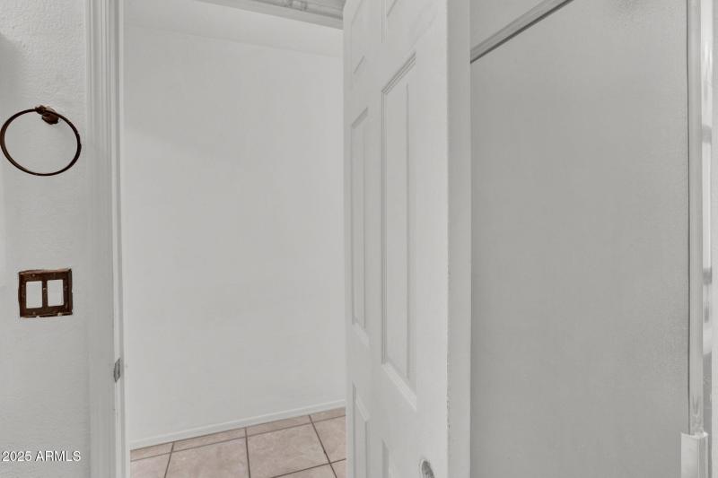 35-web-or-mls-4257 E Michelle Ave - 38