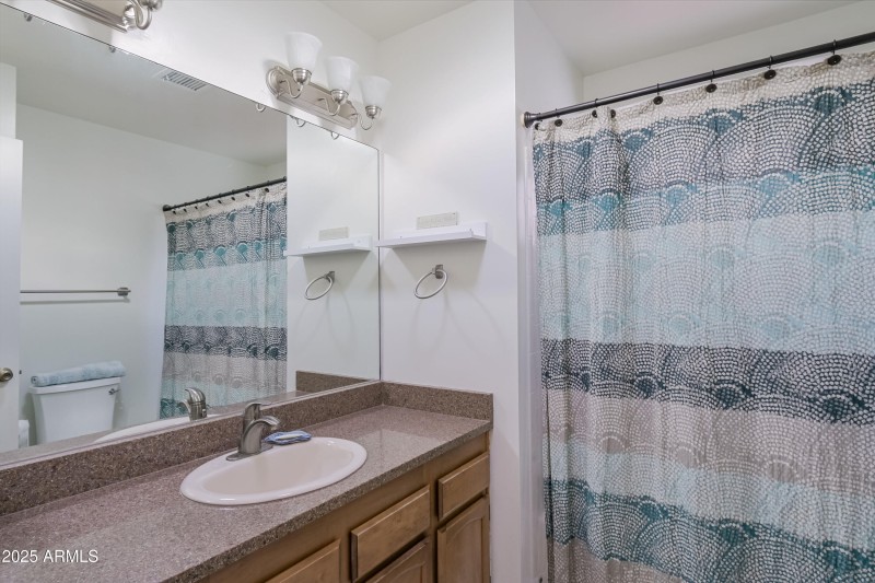 14GuestBathroom