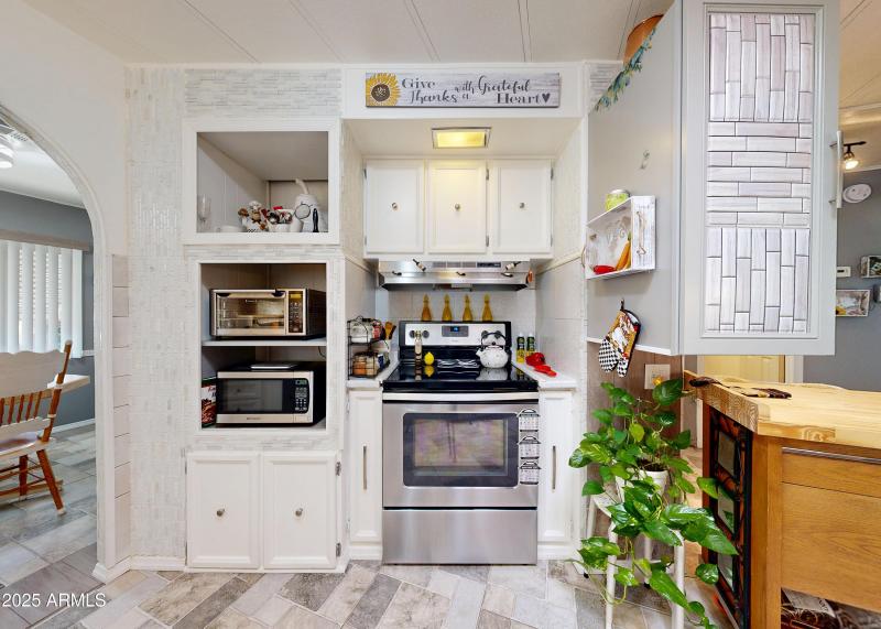 11411-N-91st-Ave-11032025_220420