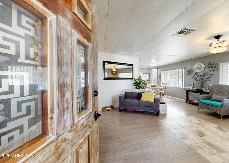 11411-N-91st-Ave-11032025_221557