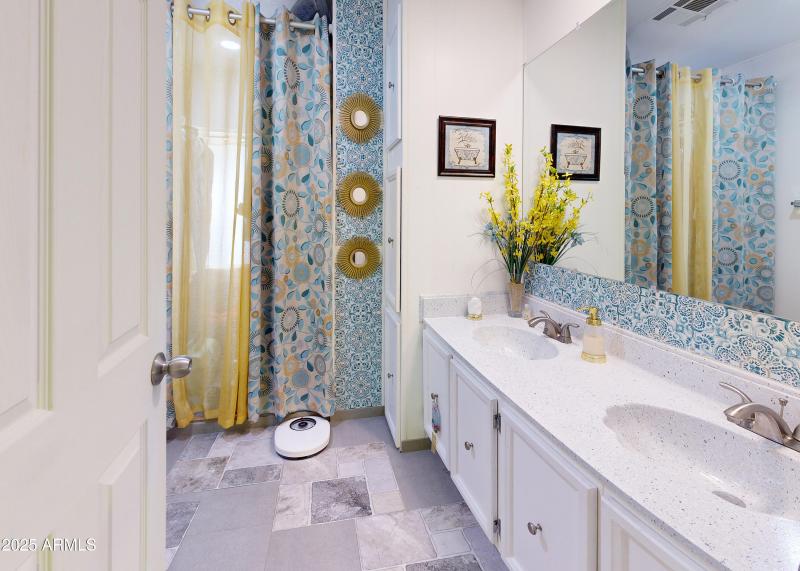 11411-N-91st-Ave-Bathroom