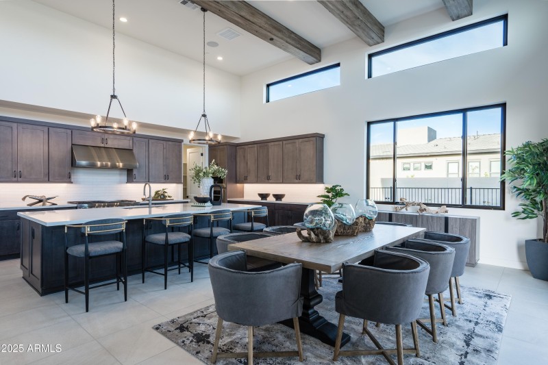 010_Delectable Dining