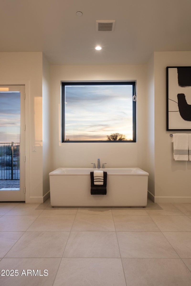 014_Primary Luxury Bath