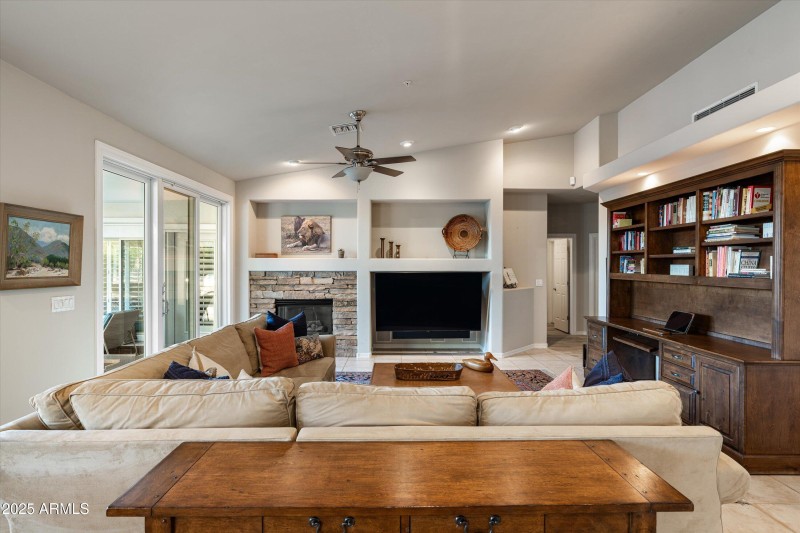 16-10836 N 95th Pl (15 of 64)