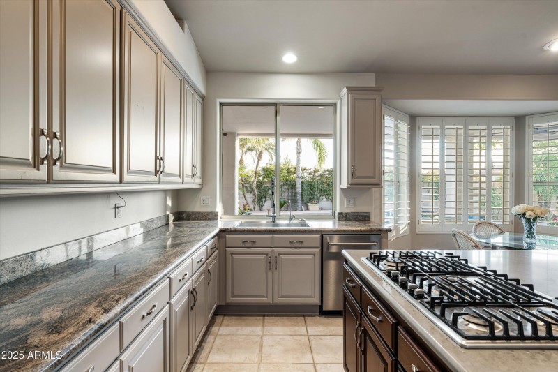 18-10836 N 95th Pl (17 of 64)