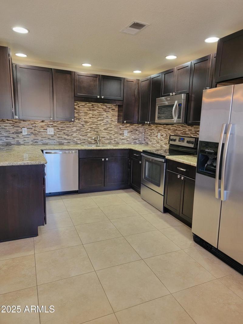 Resized_20251104_150939 (1)