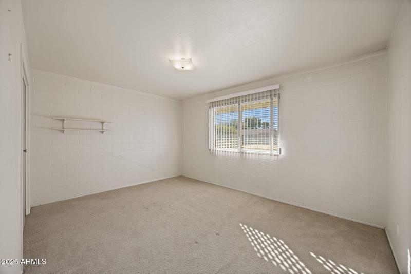 11-web-or-mls-11002-w-greer-ave