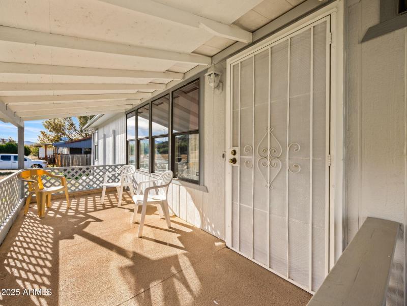 4-web-or-mls-18278 PM Henley Ave-4