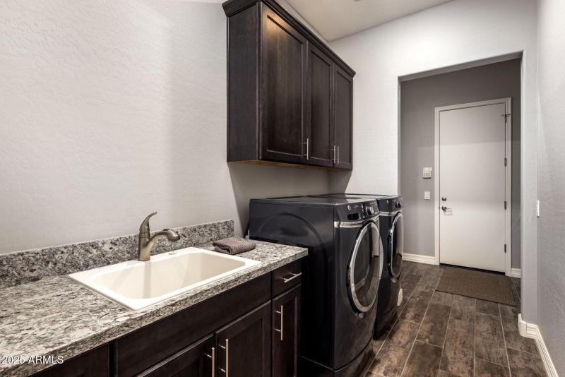 8-web-or-mls-D46A0303 copy