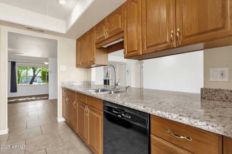 21-web-or-mls-1704-e-bell-de-mar-dr