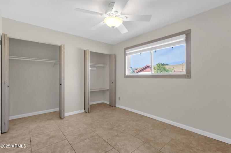 25-web-or-mls-1704-e-bell-de-mar-dr