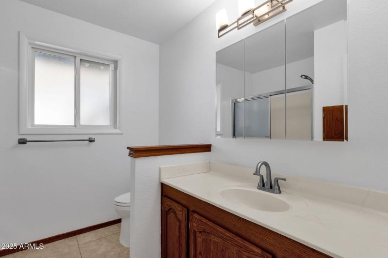 26-web-or-mls-1704-e-bell-de-mar-dr