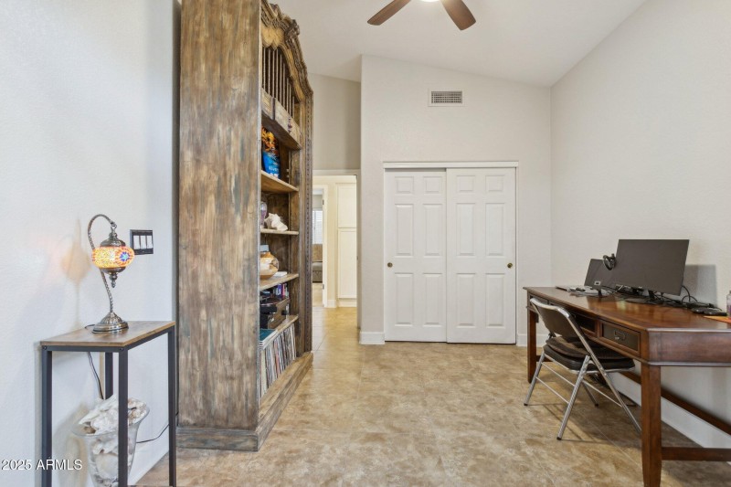 19-web-or-mls-4740-e-villa-maria-dr