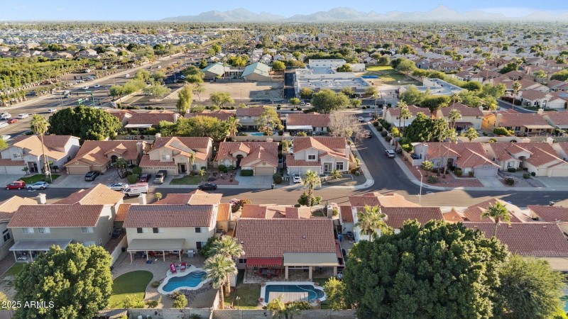 44-web-or-mls-4740-e-villa-maria-dr