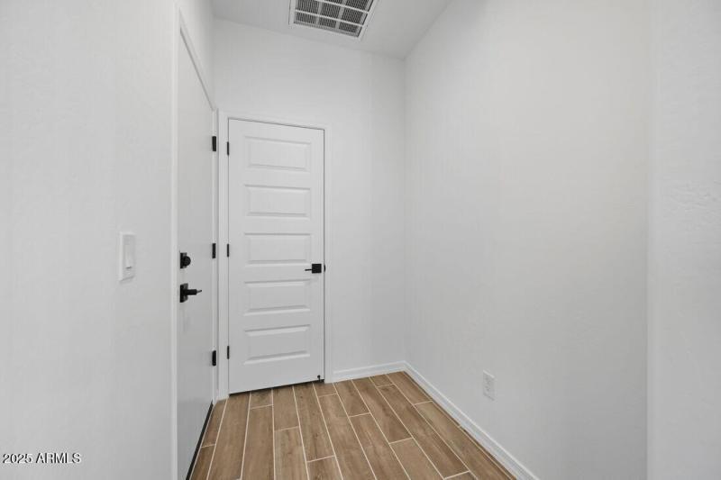 8827 W PASADENA Avenue - Ready Now!