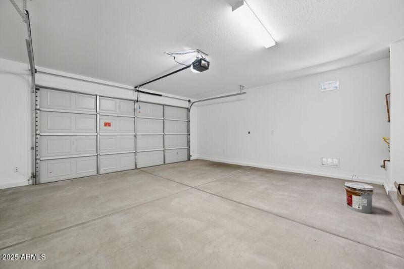 8827 W PASADENA Avenue - Ready Now!