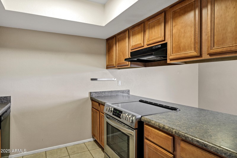 1402 E Guadalupe Rd-10