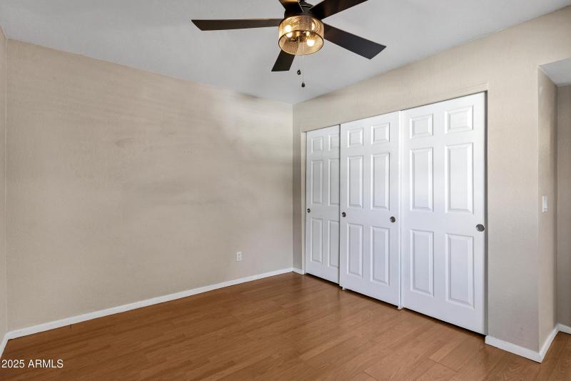 1402 E Guadalupe Rd-13