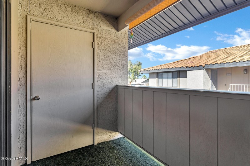 1402 E Guadalupe Rd-19