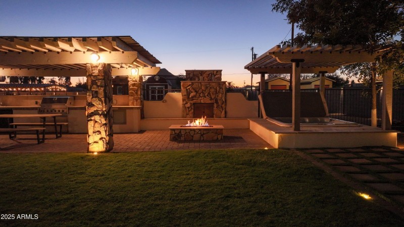 15220 Firepit, Fireplace, Spa