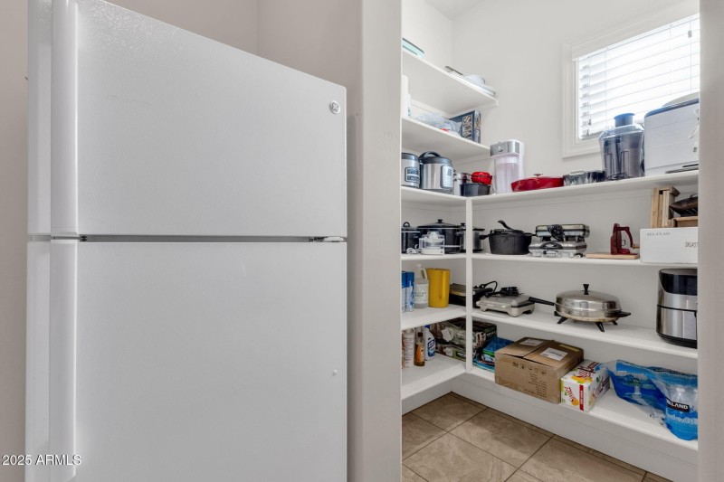 2nd walk-in pantry
