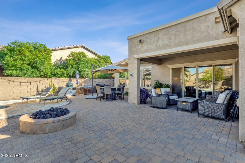 Large area for entertaining w/firepit