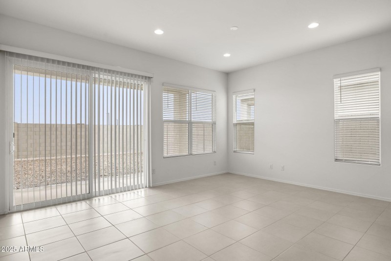 10-web-or-mls-15649-w-smoketree-dr-lot-1