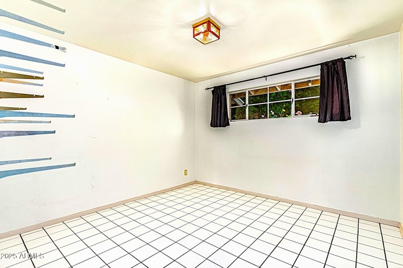 2nd bedroom with great view