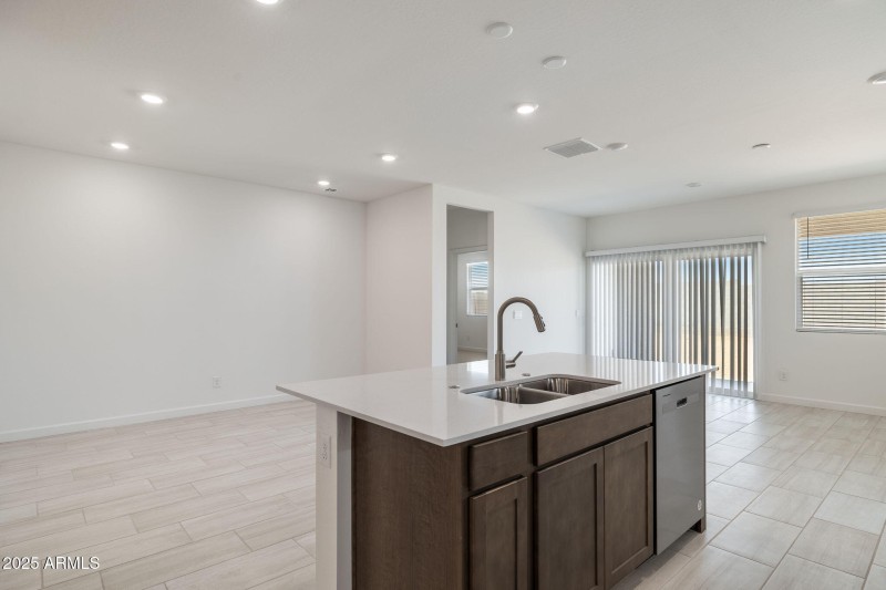 7-web-or-mls-15362-w-smoketree-dr-10-mas