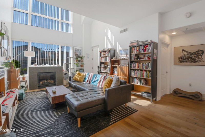 19-web-or-mls-Qp-2496