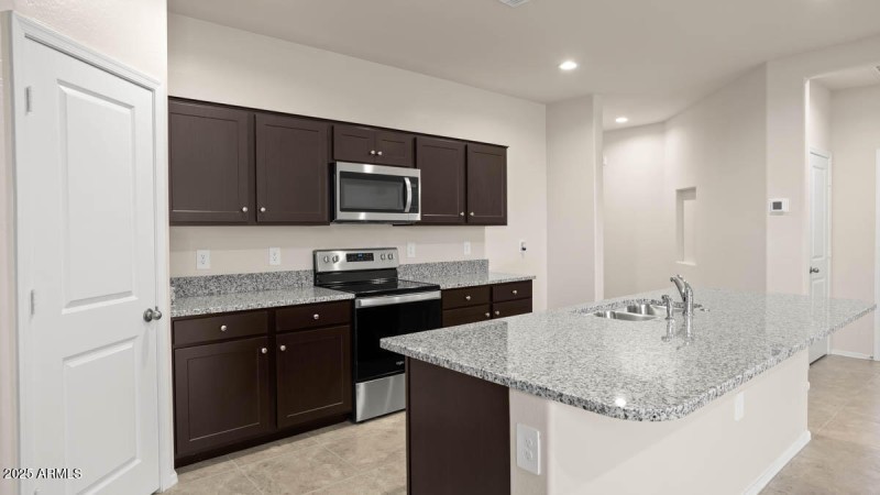 Mockingbird-Estrella Vista-3730-Buckeye-