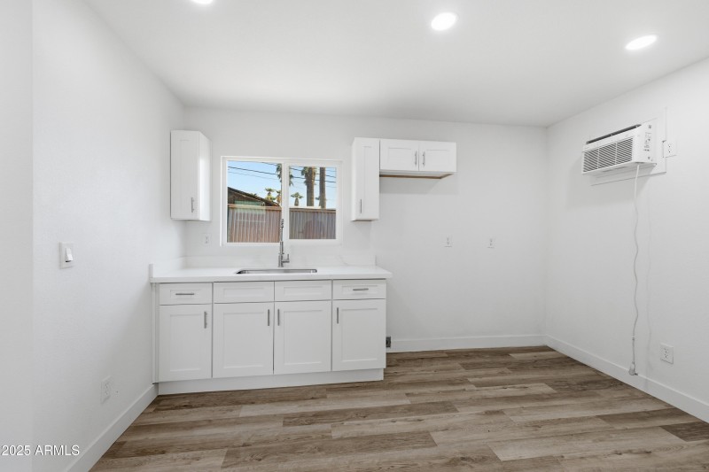 2118_W_Adams_Casita_11