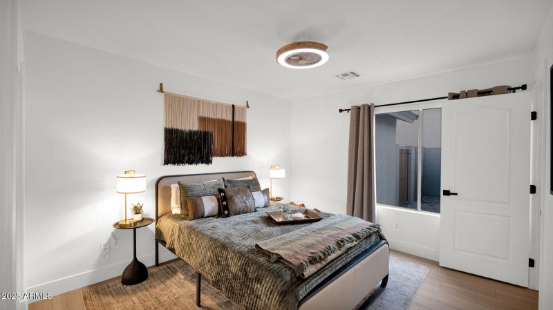 Main Floor Guest Room (4)