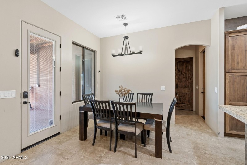 28-web-or-mls-A7407100