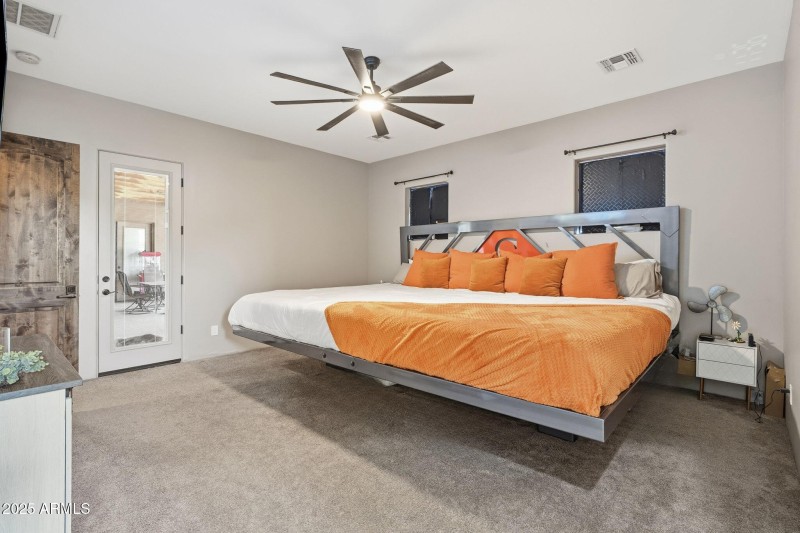 79c68b14-1934-4db4-b728-df1f79793531