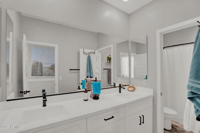 239 E balsam Edgar Rascon Realtor (33)