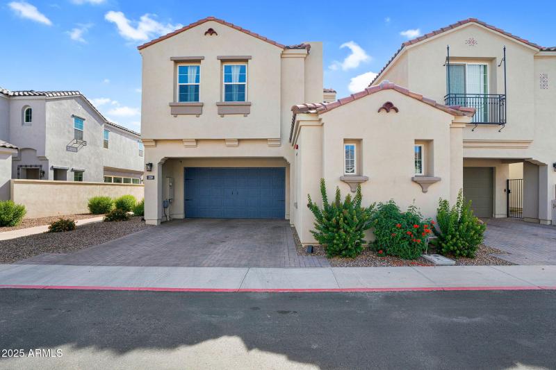 239 E balsam Edgar Rascon Realtor (1)