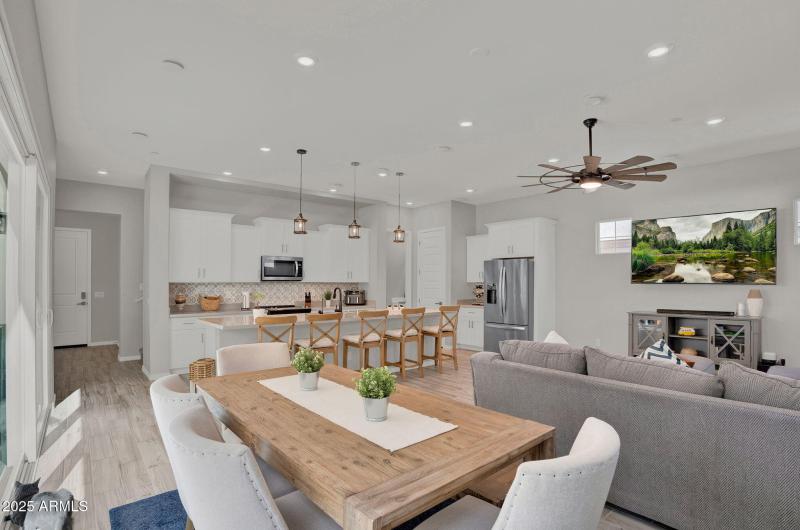 239 E balsam Edgar Rascon Realtor (12)