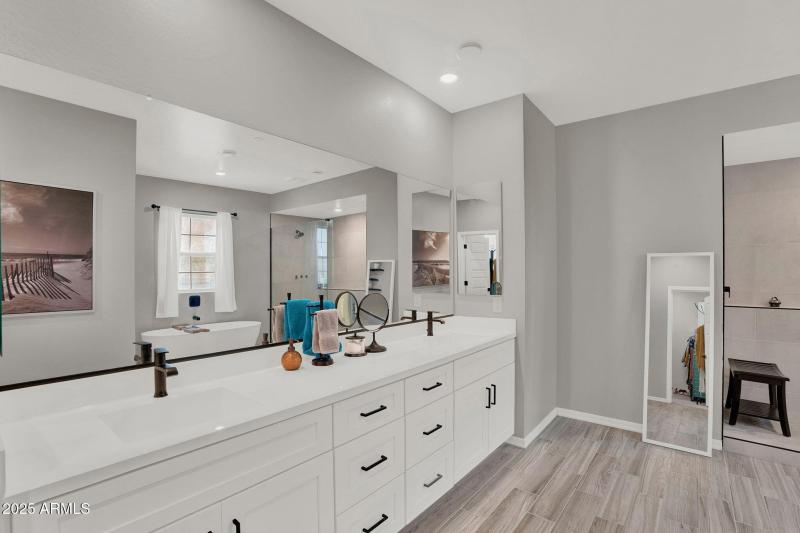 239 E balsam Edgar Rascon Realtor (17)