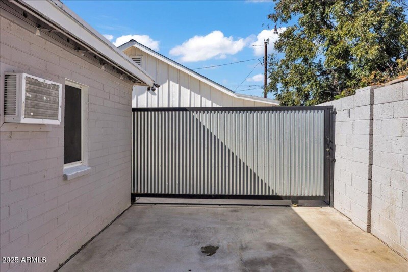 21-4632_N_14th_St_20