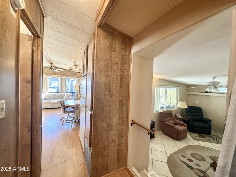 ENTRY TO AZ ROOM TO THE RIGHT