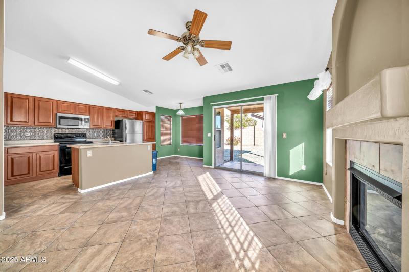 2095 S 155th Ln-6_(2048)