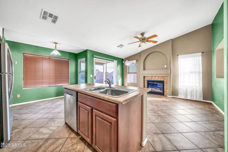 2095 S 155th Ln-13_(2048)