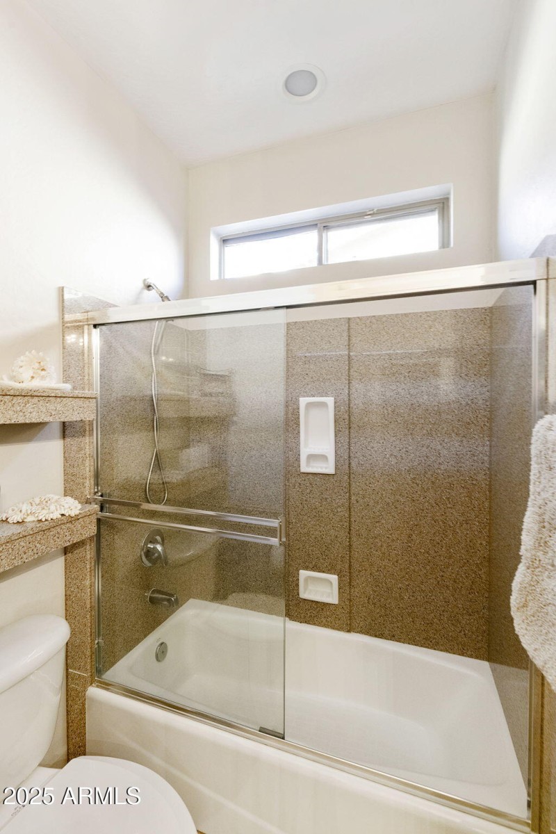 Guest Bath Tub/Shower