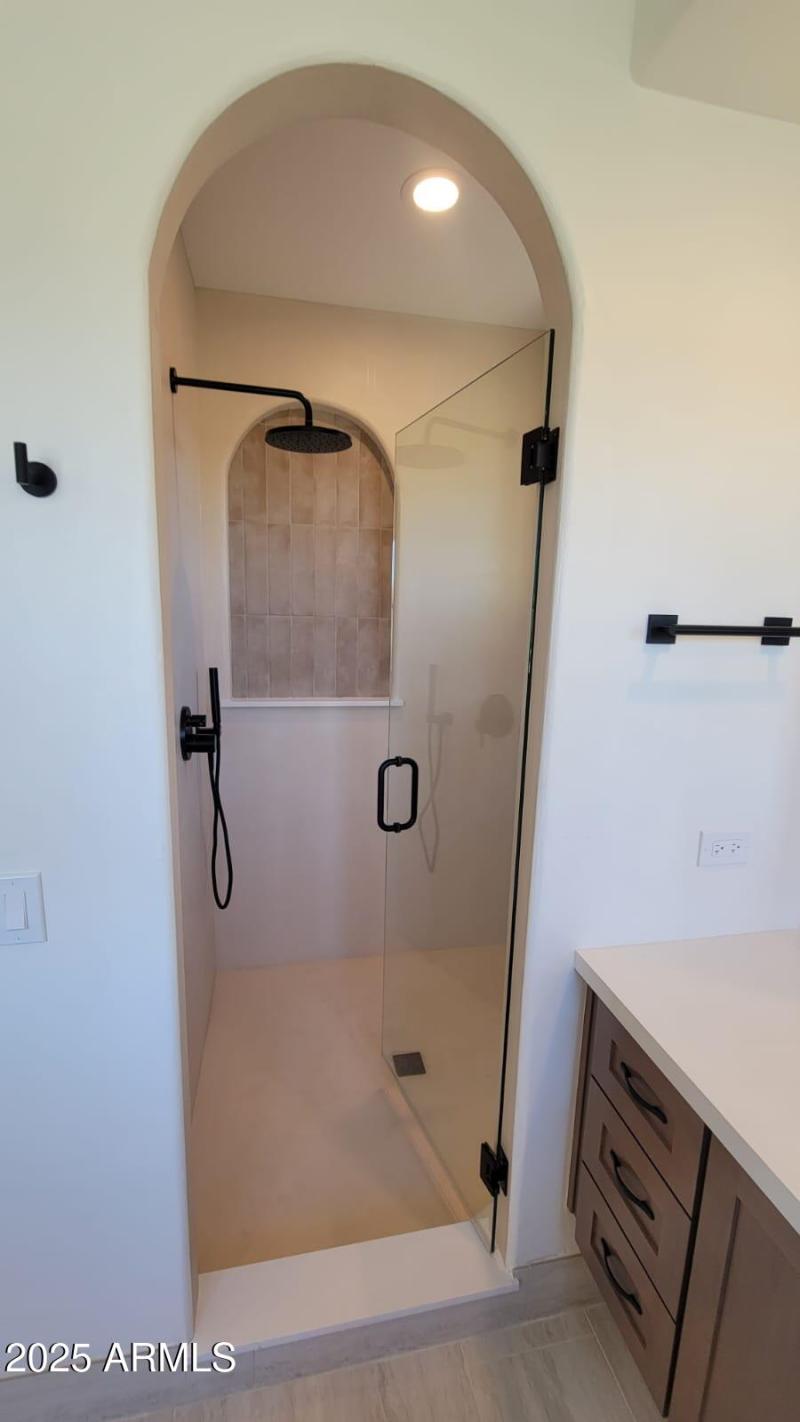 Primary concretta shower