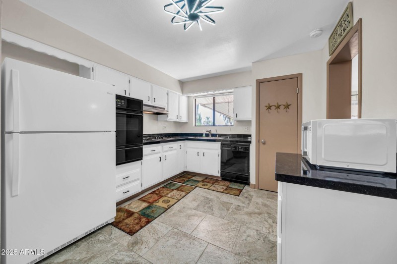 10517 W Cumberland Dr-13