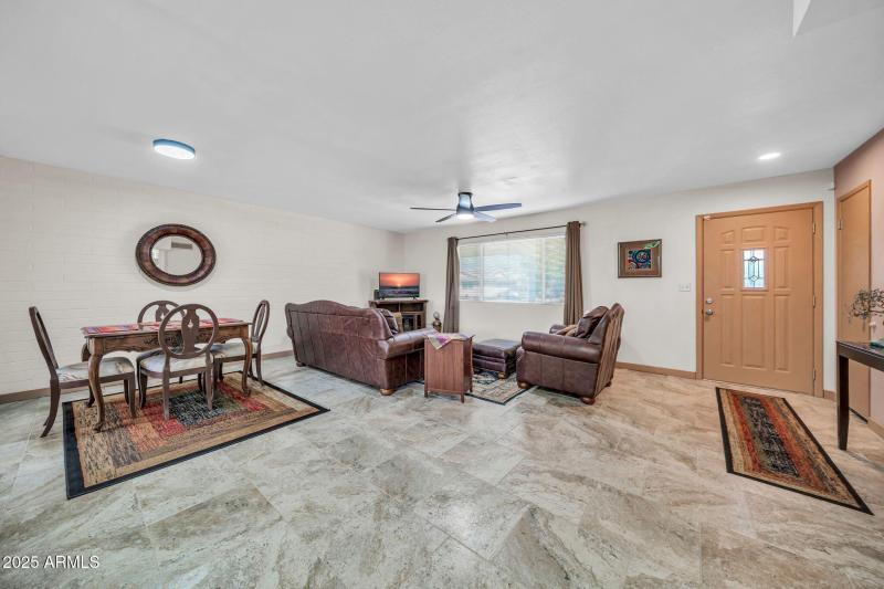 10517 W Cumberland Dr-8