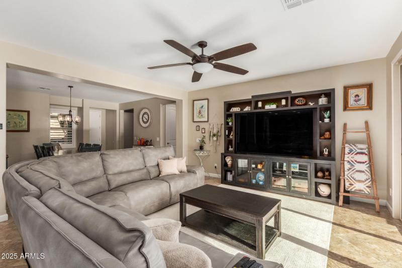 Great Room Open Concept w/Sliding Glass