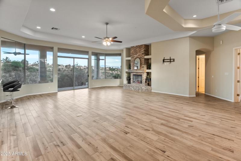 Expansive-patio-doors-windows