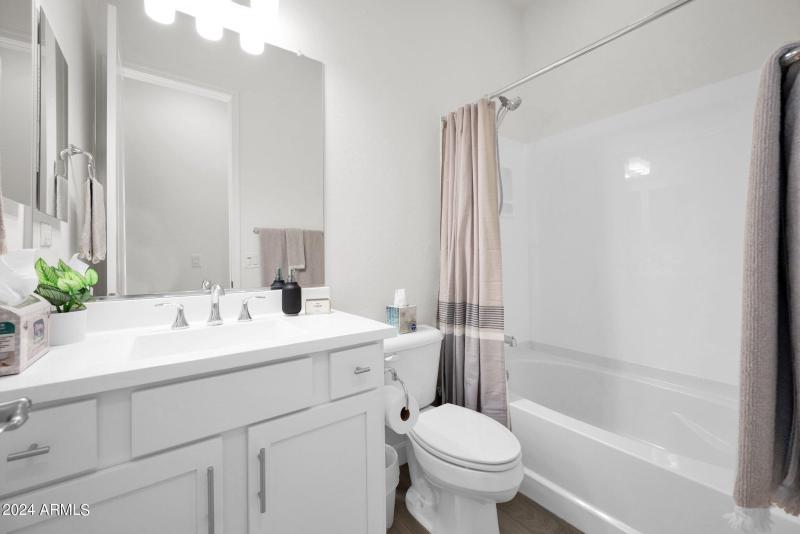 3rd Bath in Hall by BR 3